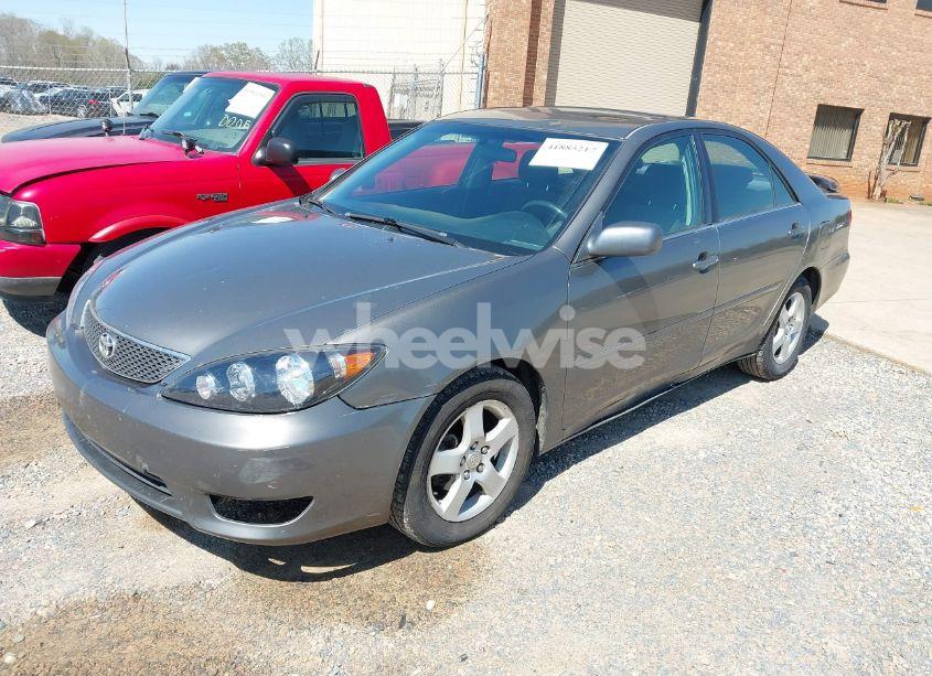 Photo 2 of 2005 Toyota Camry SE (VIN 4T1BE32K45U592928)