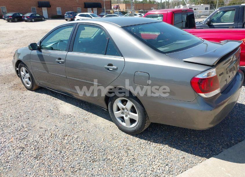 Photo 3 of 2005 Toyota Camry SE (VIN 4T1BE32K45U592928)