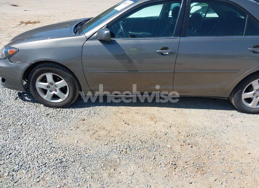 Photo 6 of 2005 Toyota Camry SE (VIN 4T1BE32K45U592928)