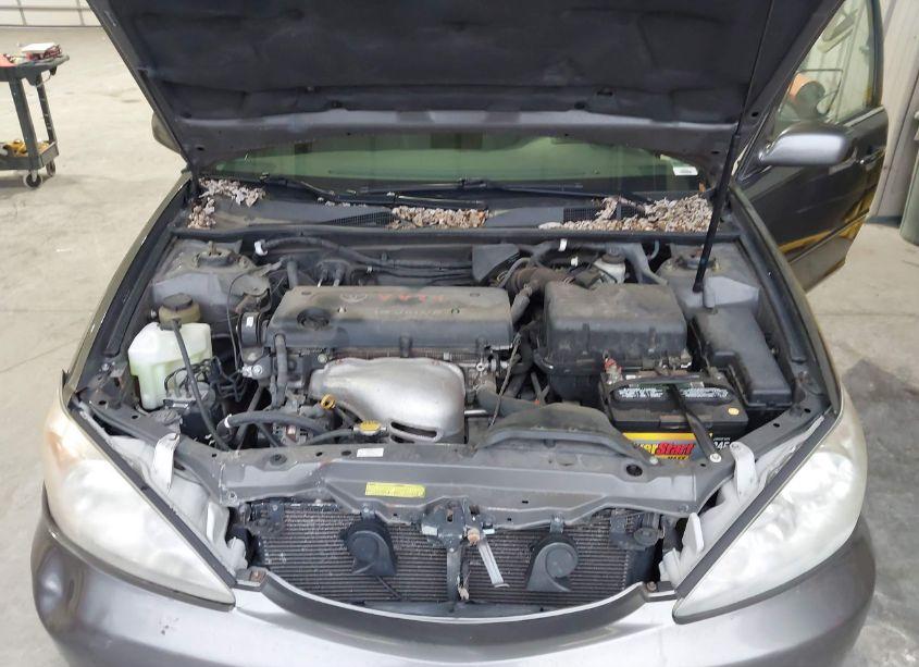 Photo 10 of 2005 Toyota Camry LE (VIN 4T1BE32K45U612692)