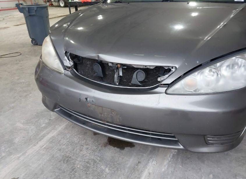 Photo 6 of 2005 Toyota Camry LE (VIN 4T1BE32K45U612692)