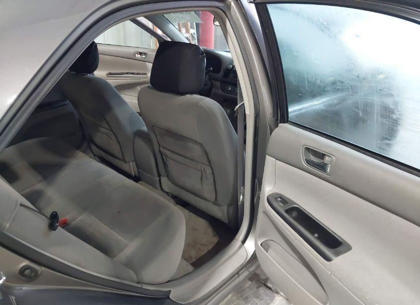 Photo 8 of 2005 Toyota Camry LE (VIN 4T1BE32K45U612692)
