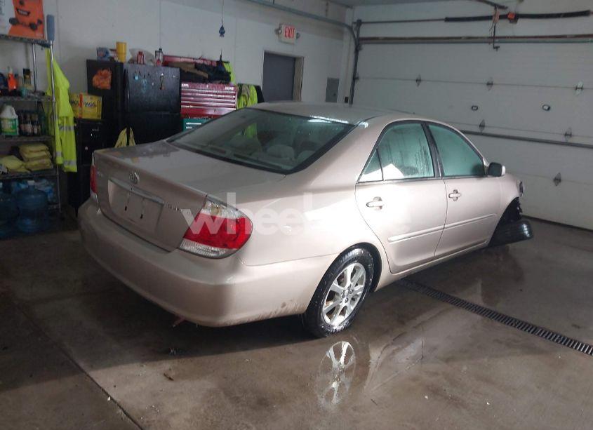 Photo 4 of 2005 Toyota Camry XLE (VIN 4T1BE32K45U636412)