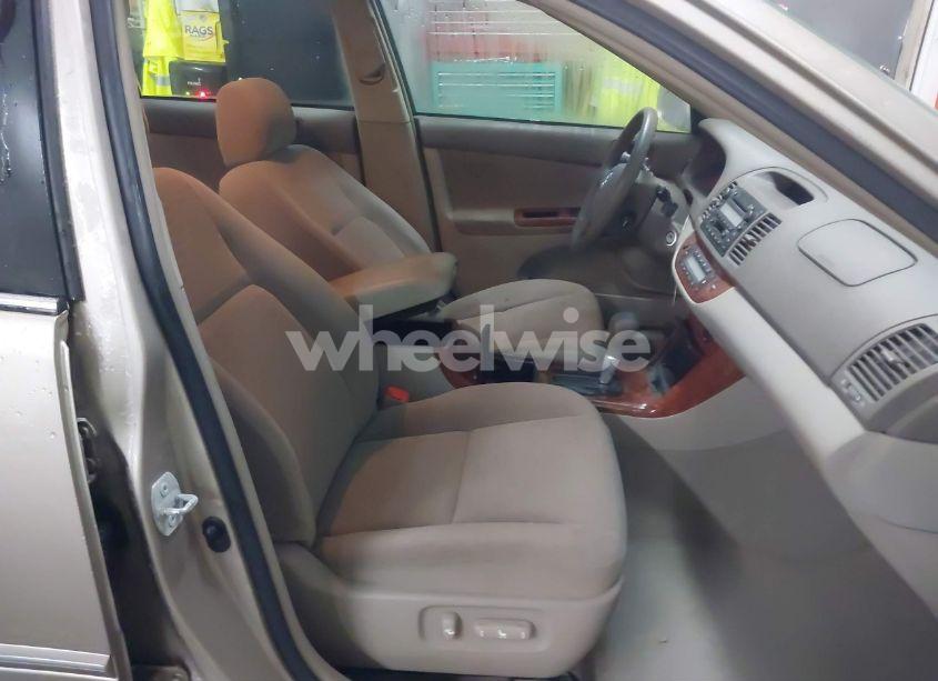Photo 5 of 2005 Toyota Camry XLE (VIN 4T1BE32K45U636412)