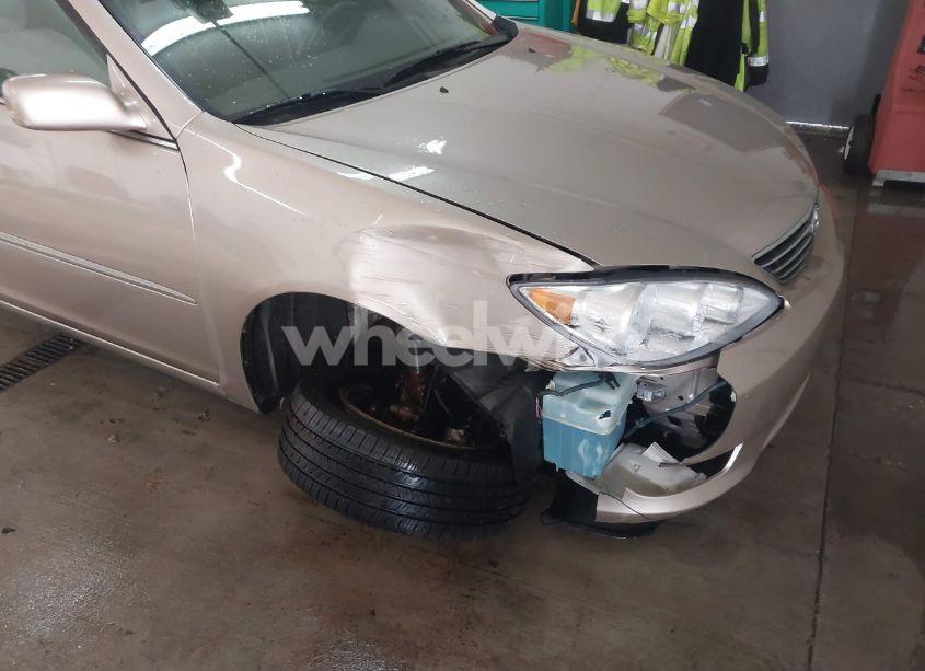 Photo 6 of 2005 Toyota Camry XLE (VIN 4T1BE32K45U636412)