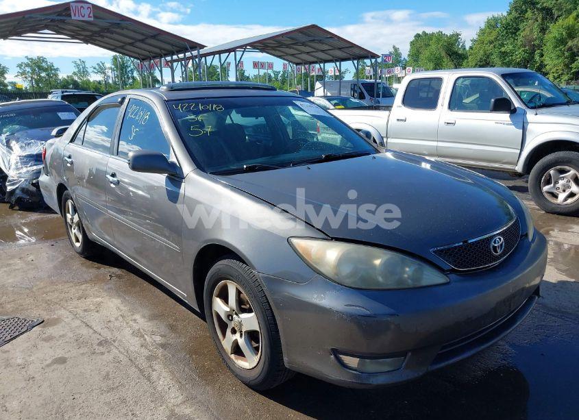 2005 Toyota Camry SE (VIN 4T1BE32K45U970469) main photo