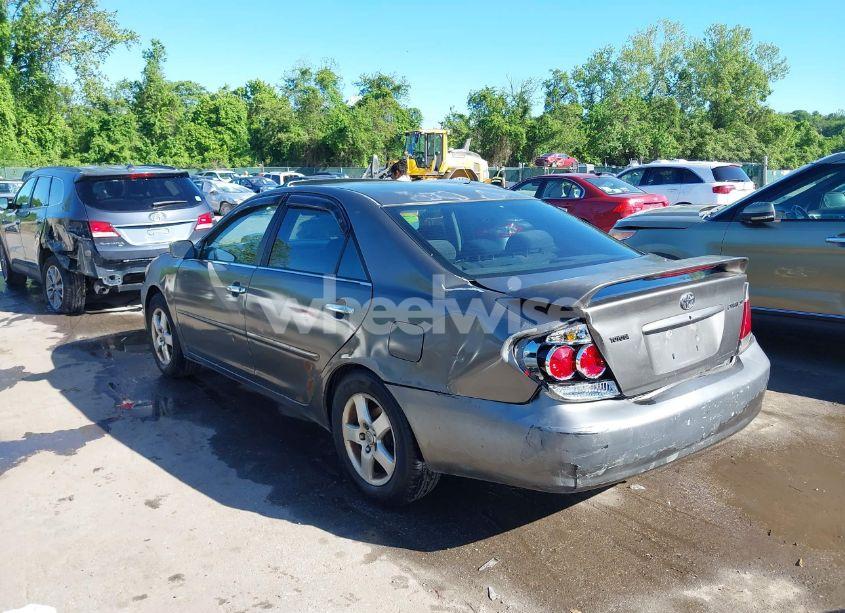 Photo 3 of 2005 Toyota Camry SE (VIN 4T1BE32K45U970469)