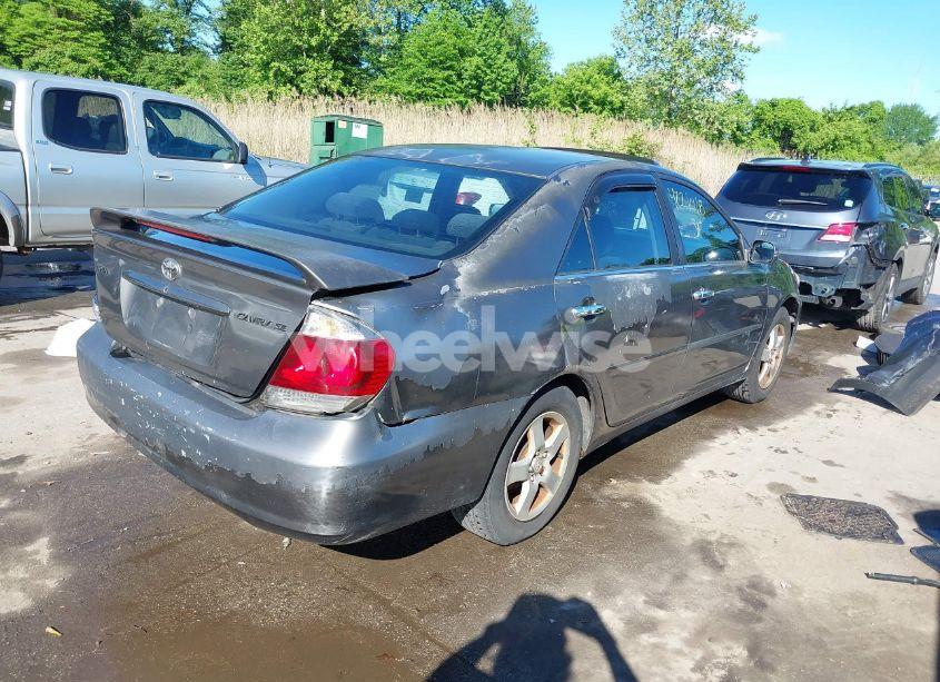 Photo 4 of 2005 Toyota Camry SE (VIN 4T1BE32K45U970469)