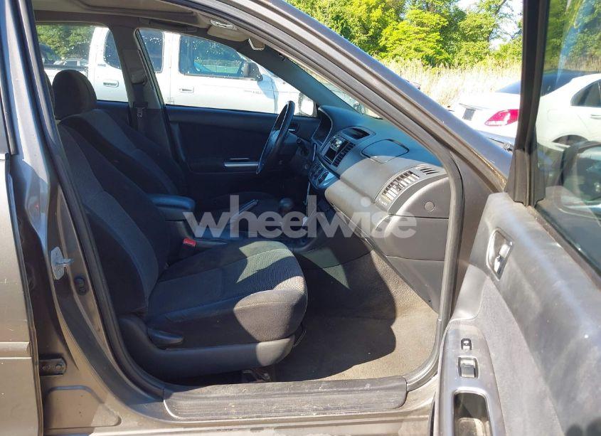 Photo 5 of 2005 Toyota Camry SE (VIN 4T1BE32K45U970469)