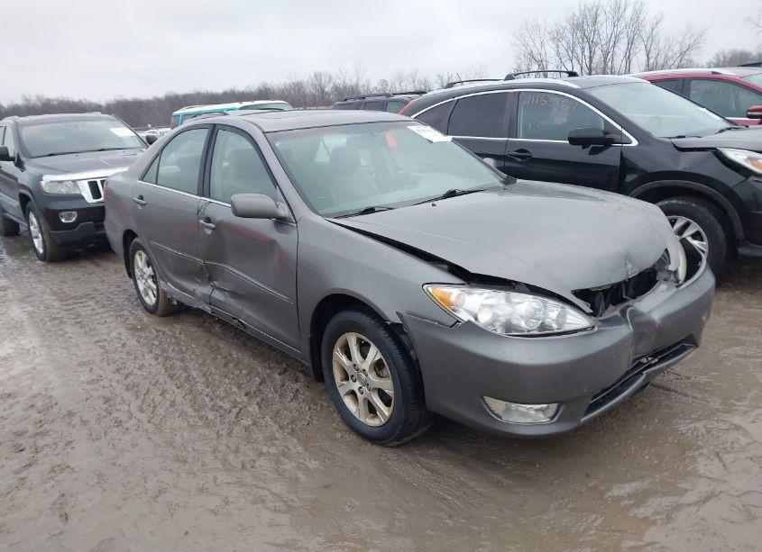 2006 Toyota Camry XLE (VIN 4T1BE32K46U687555) main photo