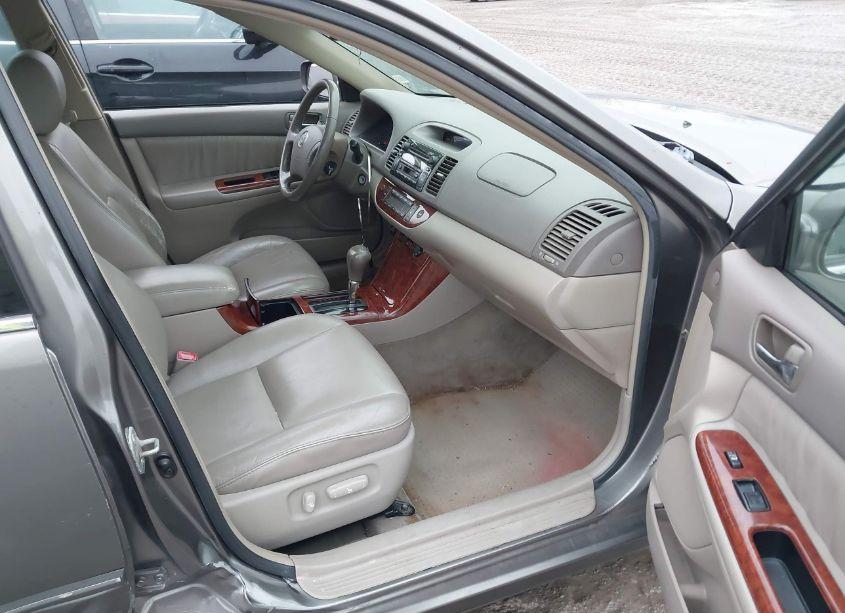 Photo 5 of 2006 Toyota Camry XLE (VIN 4T1BE32K46U687555)