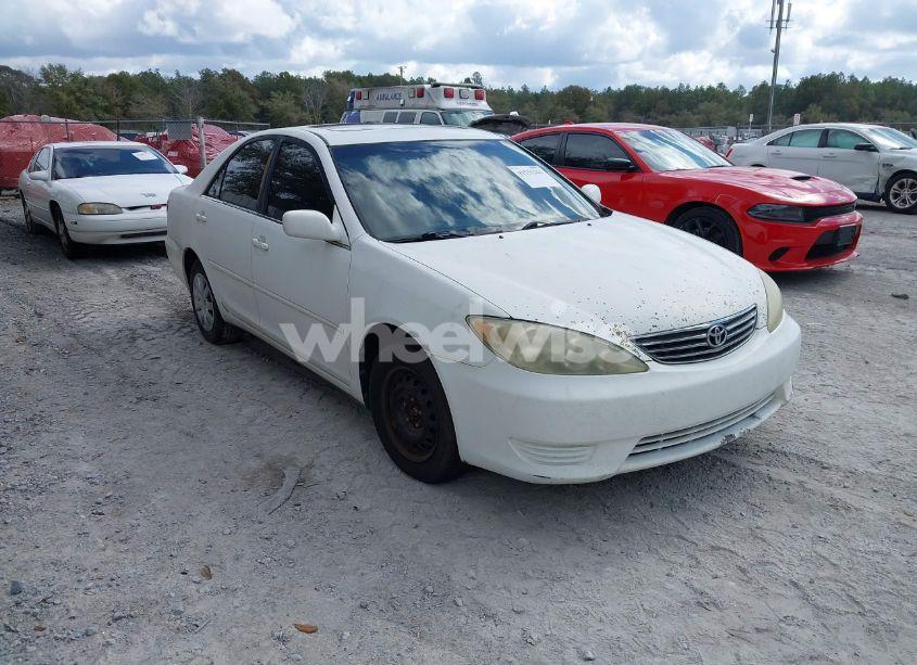 2006 Toyota Camry LE (VIN 4T1BE32K46U730386) main photo