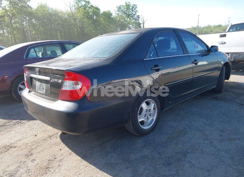Photo 4 of 2002 Toyota Camry LE (VIN 4T1BE32K52U037630)