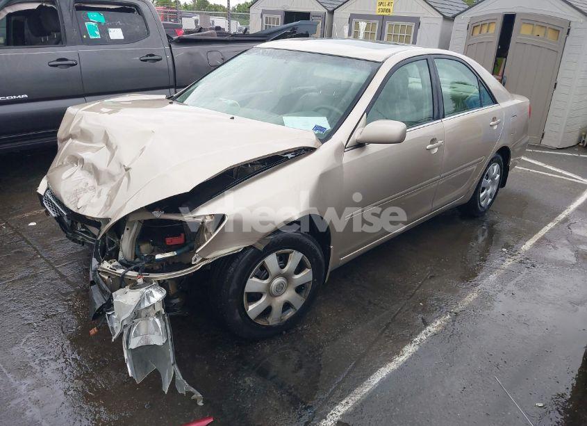 Photo 2 of 2002 Toyota Camry LE (VIN 4T1BE32K52U042004)