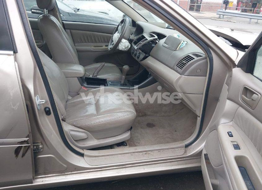 Photo 5 of 2002 Toyota Camry LE (VIN 4T1BE32K52U042004)