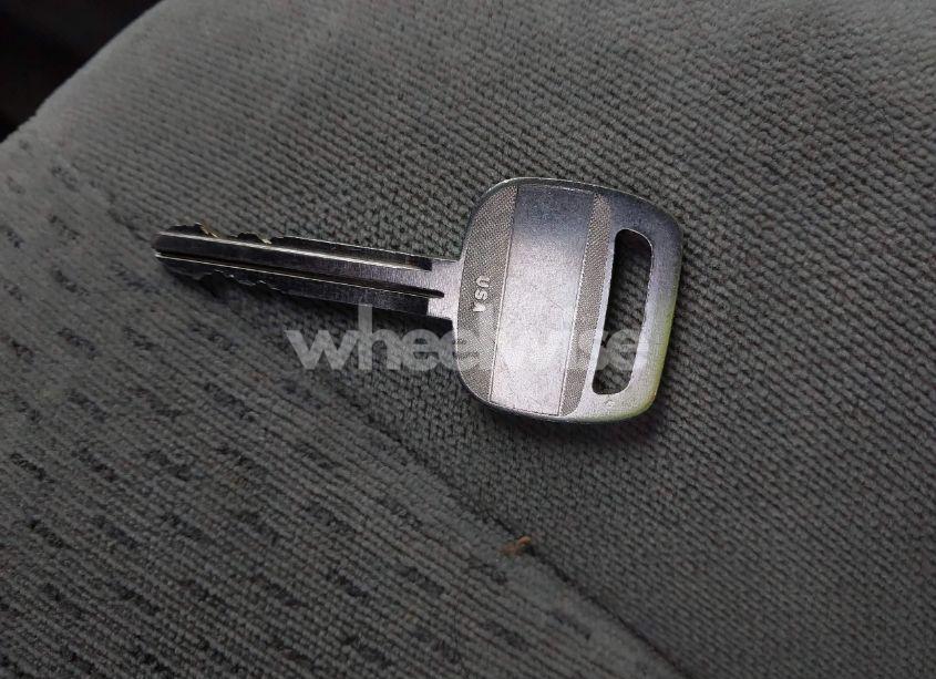 Photo 11 of 2002 Toyota Camry LE (VIN 4T1BE32K52U048336)