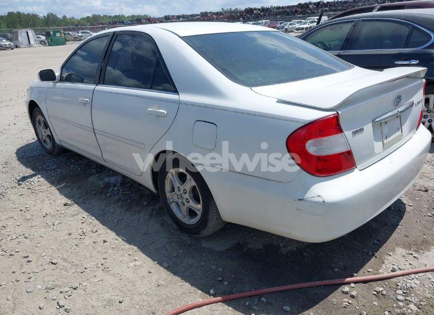 Photo 3 of 2002 Toyota Camry LE (VIN 4T1BE32K52U048336)