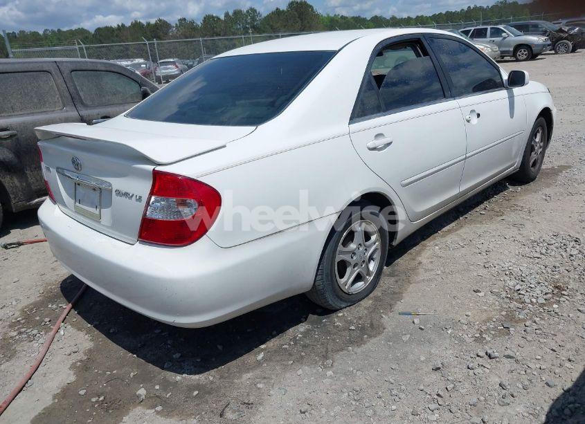 Photo 4 of 2002 Toyota Camry LE (VIN 4T1BE32K52U048336)