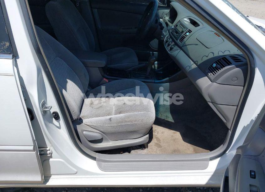 Photo 5 of 2002 Toyota Camry LE (VIN 4T1BE32K52U048336)