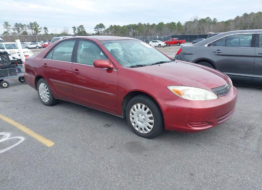 2002 Toyota Camry XLE (VIN 4T1BE32K52U050006) main photo