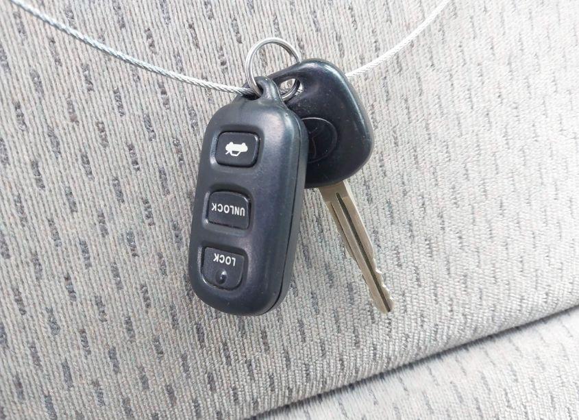 Photo 11 of 2002 Toyota Camry XLE (VIN 4T1BE32K52U050006)