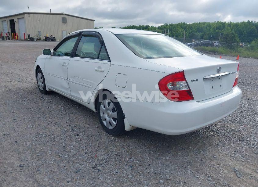 Photo 3 of 2002 Toyota Camry LE (VIN 4T1BE32K52U085550)