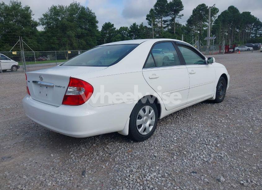 Photo 4 of 2002 Toyota Camry LE (VIN 4T1BE32K52U085550)