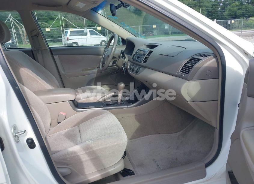 Photo 5 of 2002 Toyota Camry LE (VIN 4T1BE32K52U085550)