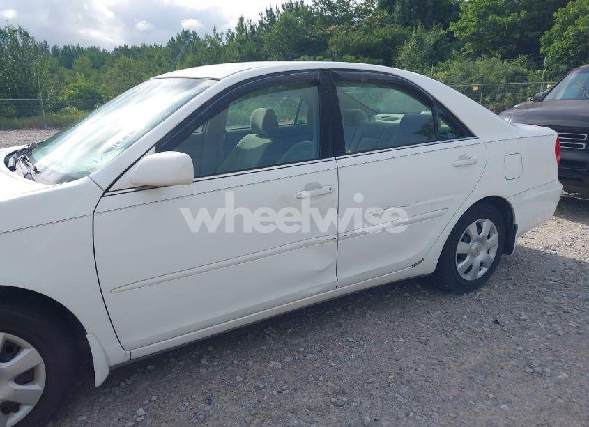 Photo 6 of 2002 Toyota Camry LE (VIN 4T1BE32K52U085550)