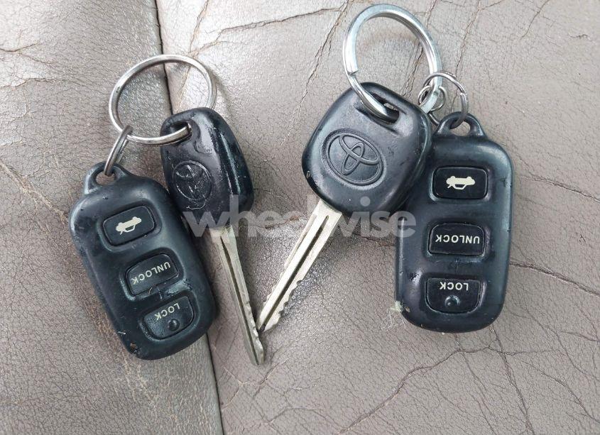 Photo 11 of 2002 Toyota Camry XLE (VIN 4T1BE32K52U086150)