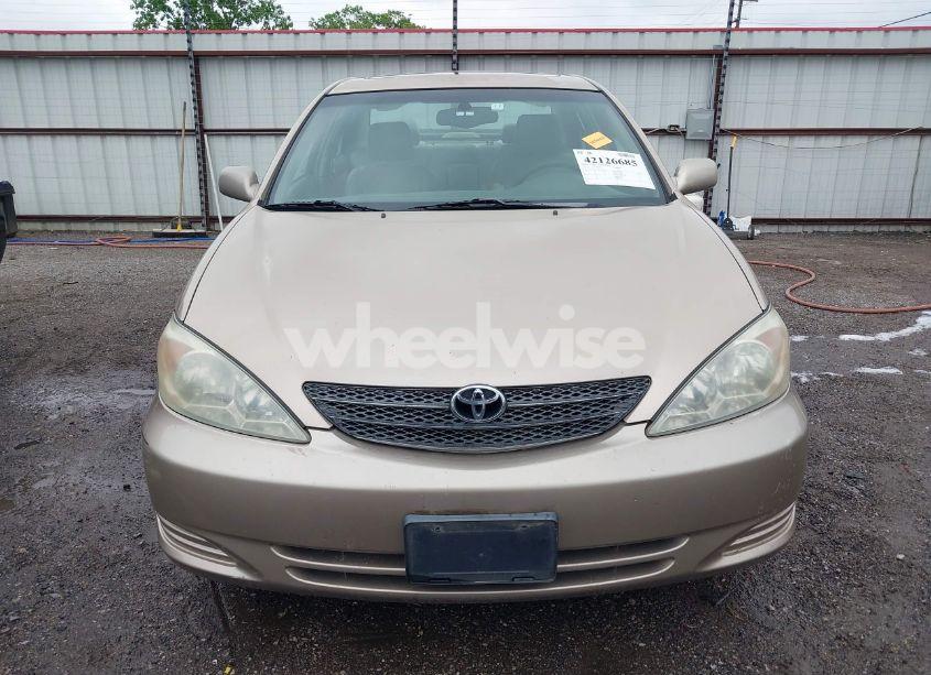 Photo 12 of 2002 Toyota Camry XLE (VIN 4T1BE32K52U086150)