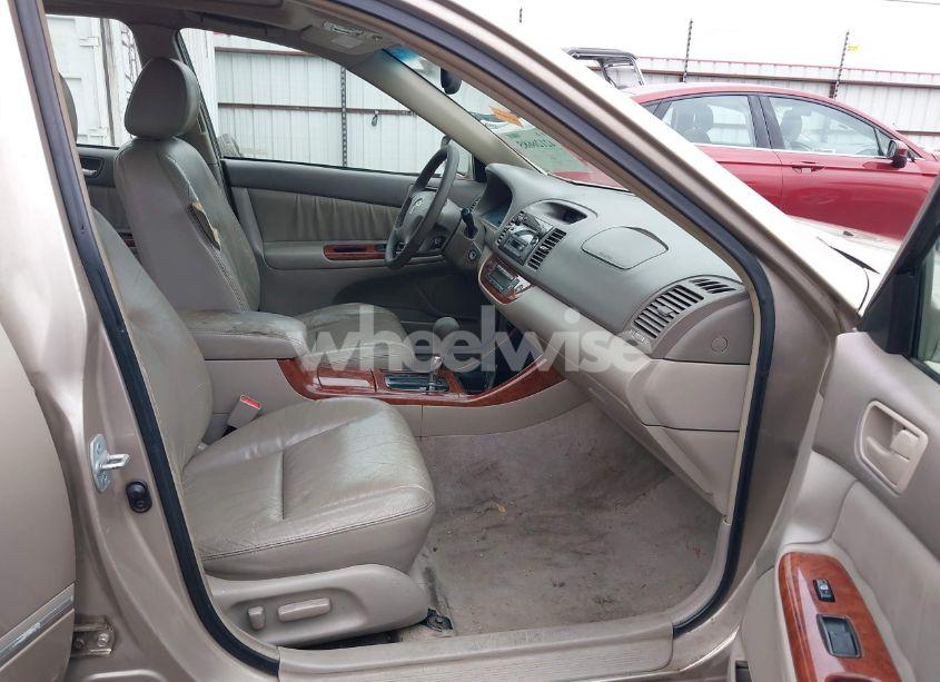 Photo 5 of 2002 Toyota Camry XLE (VIN 4T1BE32K52U086150)