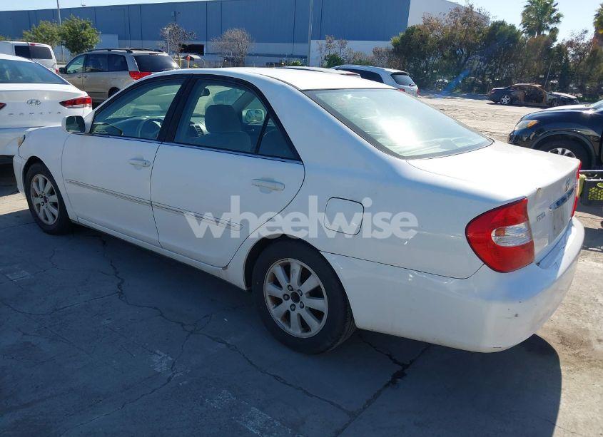 Photo 3 of 2002 Toyota Camry XLE (VIN 4T1BE32K52U104162)