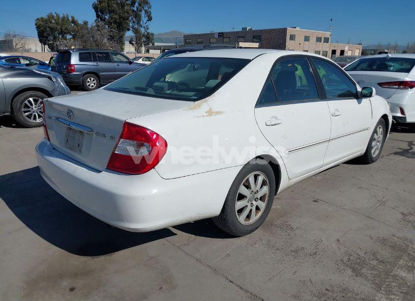 Photo 4 of 2002 Toyota Camry XLE (VIN 4T1BE32K52U104162)