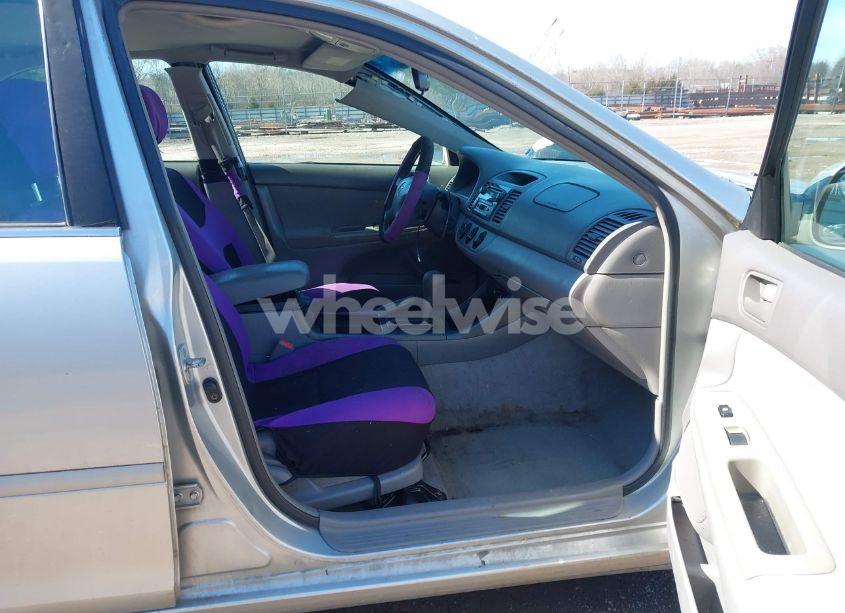 Photo 5 of 2002 Toyota Camry LE (VIN 4T1BE32K52U506649)