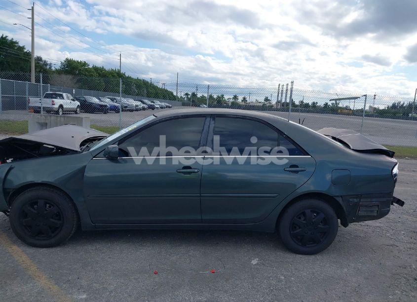 Photo 15 of 2002 Toyota Camry LE (VIN 4T1BE32K52U522558)