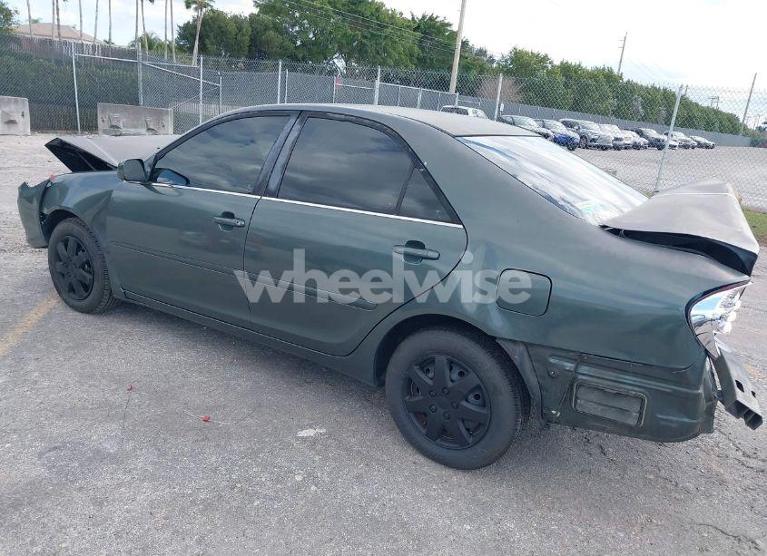 Photo 3 of 2002 Toyota Camry LE (VIN 4T1BE32K52U522558)