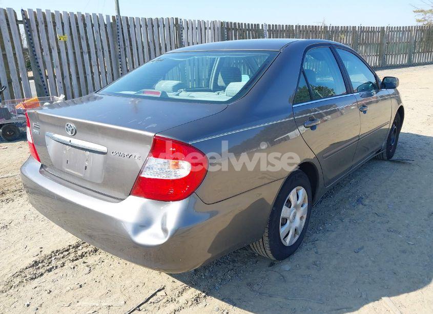 Photo 4 of 2002 Toyota Camry LE (VIN 4T1BE32K52U538601)