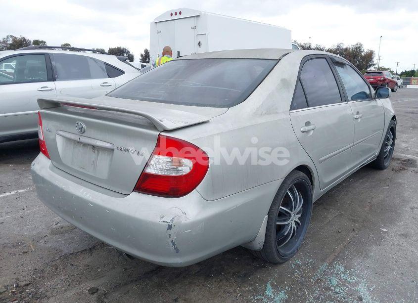 Photo 4 of 2002 Toyota Camry LE (VIN 4T1BE32K52U542020)