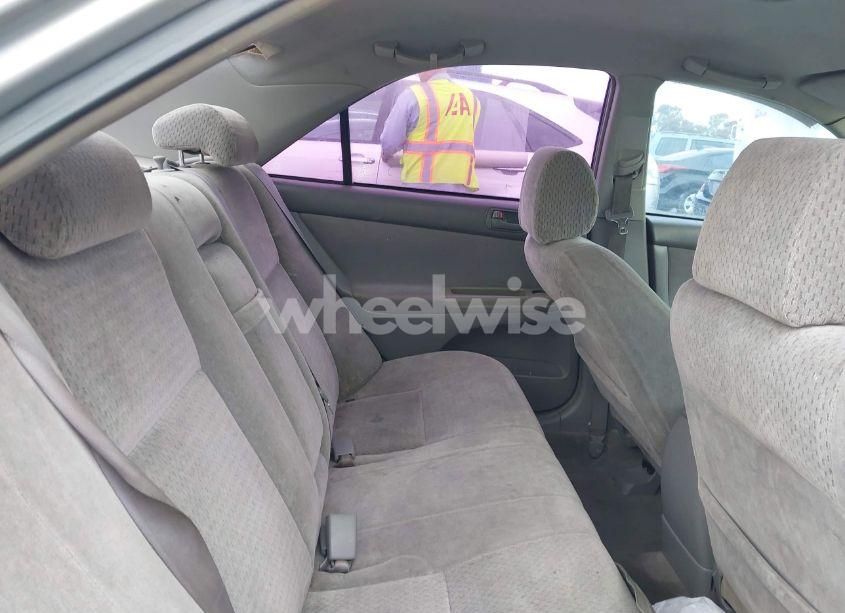 Photo 8 of 2002 Toyota Camry LE (VIN 4T1BE32K52U542020)