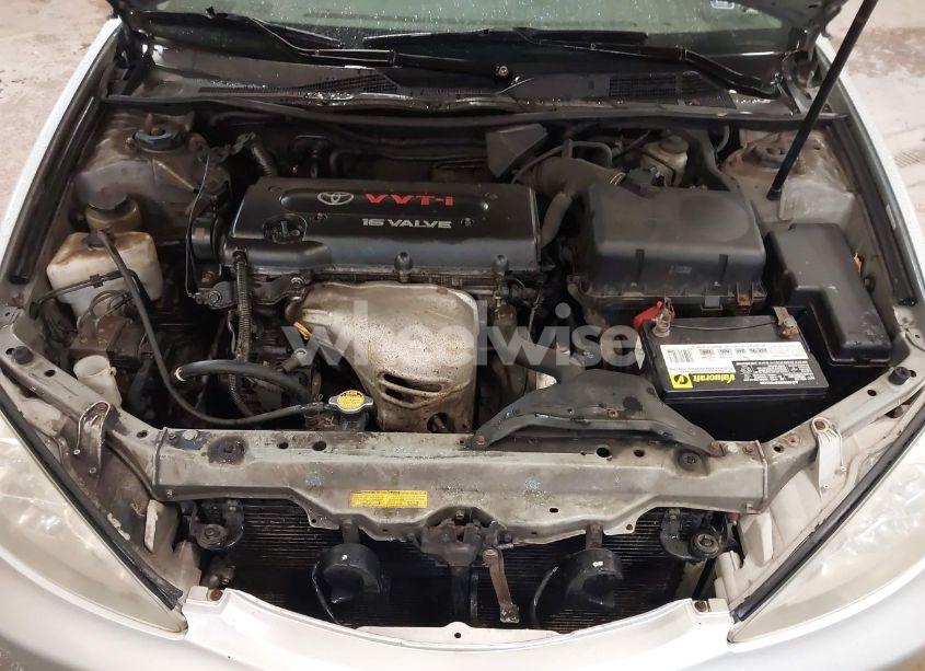 Photo 10 of 2002 Toyota Camry XLE (VIN 4T1BE32K52U542115)