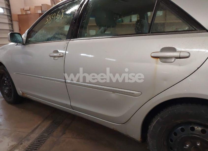 Photo 12 of 2002 Toyota Camry XLE (VIN 4T1BE32K52U542115)