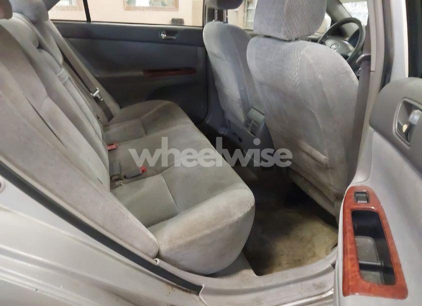 Photo 8 of 2002 Toyota Camry XLE (VIN 4T1BE32K52U542115)