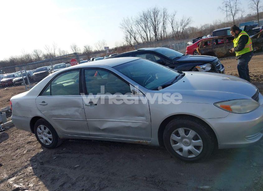 Photo 13 of 2002 Toyota Camry LE (VIN 4T1BE32K52U551851)