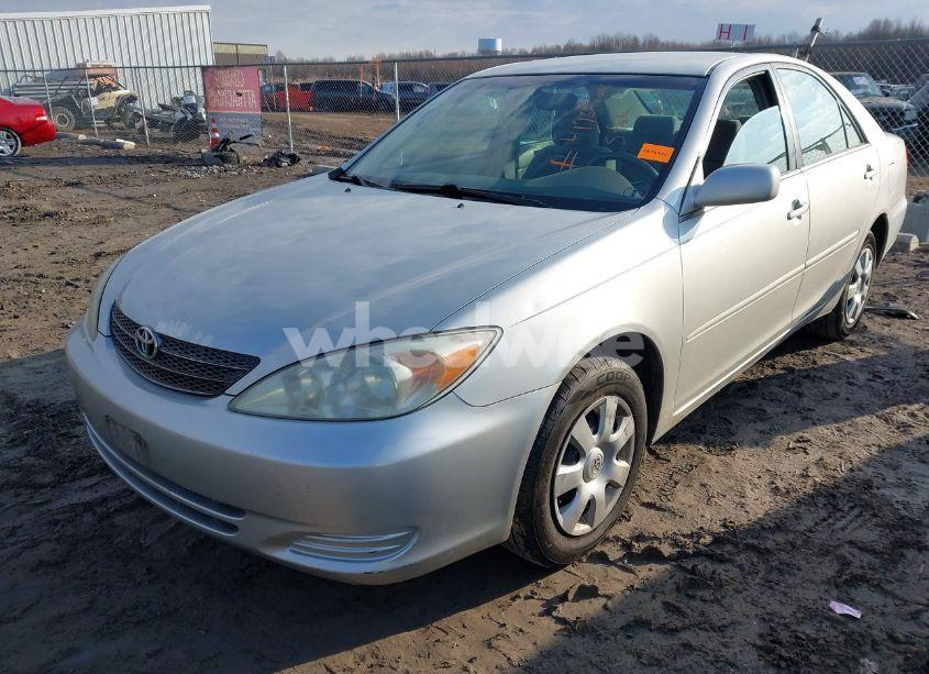 Photo 2 of 2002 Toyota Camry LE (VIN 4T1BE32K52U551851)