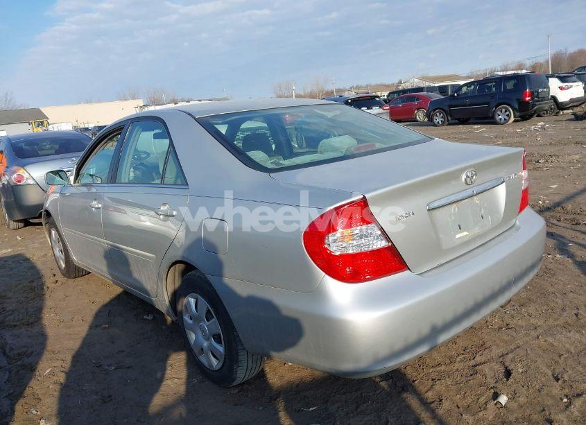 Photo 3 of 2002 Toyota Camry LE (VIN 4T1BE32K52U551851)