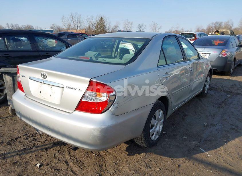 Photo 4 of 2002 Toyota Camry LE (VIN 4T1BE32K52U551851)