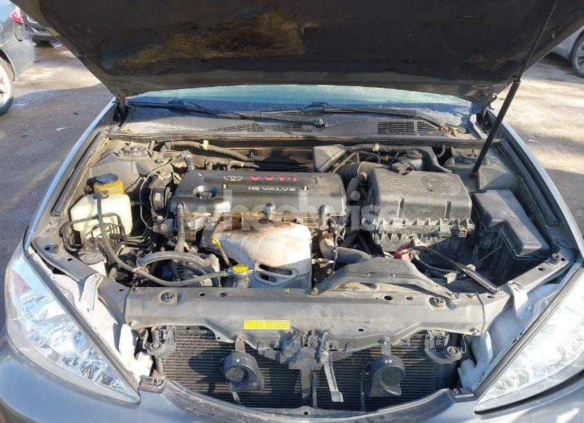 Photo 10 of 2002 Toyota Camry LE (VIN 4T1BE32K52U560937)