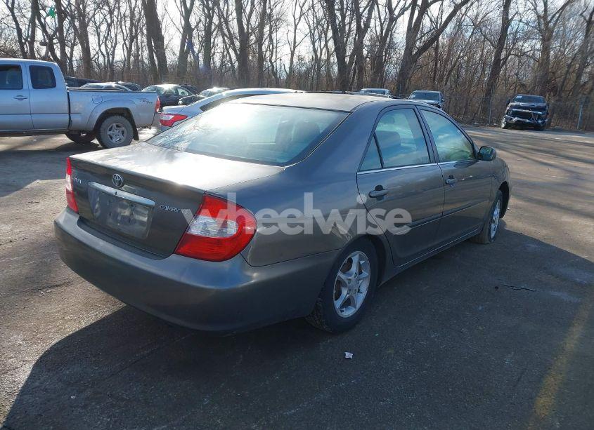 Photo 4 of 2002 Toyota Camry LE (VIN 4T1BE32K52U560937)