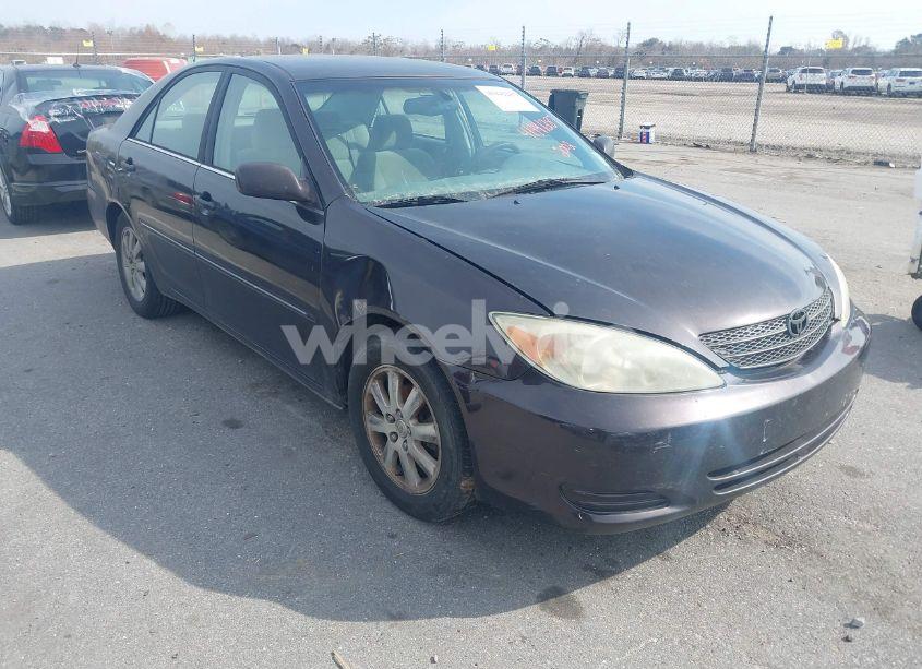 2002 Toyota Camry XLE (VIN 4T1BE32K52U609926) main photo